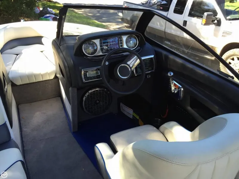Slide: The Image of Malibu Wakesetter 247 LSV 2014 - 9
