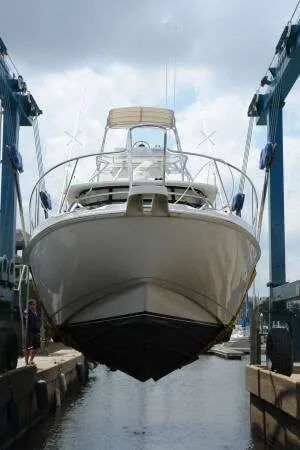 Slide: The Image of Boston Whaler 34 Defiance 2000 - 5