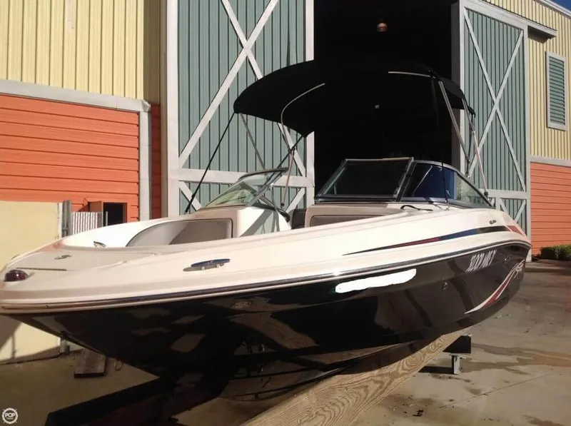 Slide: The Image of Sea Ray 205 Sport 2011 - 1