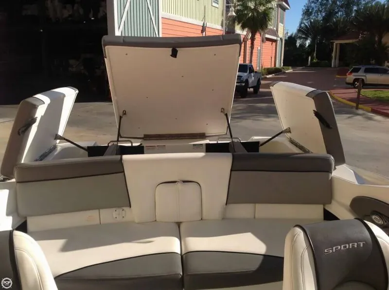 Slide: The Image of Sea Ray 205 Sport 2011 - 10