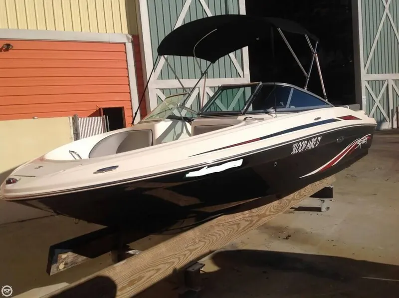 Slide: The Image of Sea Ray 205 Sport 2011 - 5