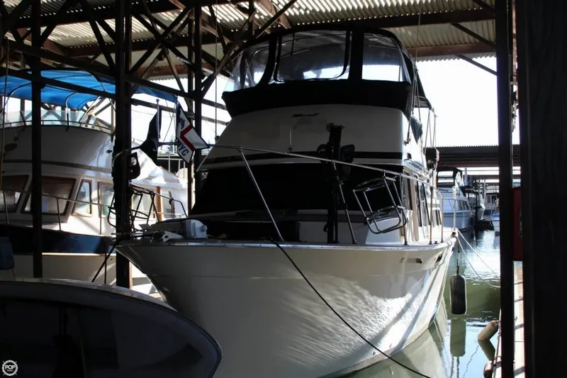 Slide: The Image of Tollycraft 34 Tri-Cabin 1975 - 11