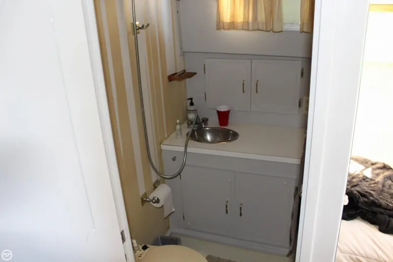 Slide: The Image of Tollycraft 34 Tri-Cabin 1975 - 6