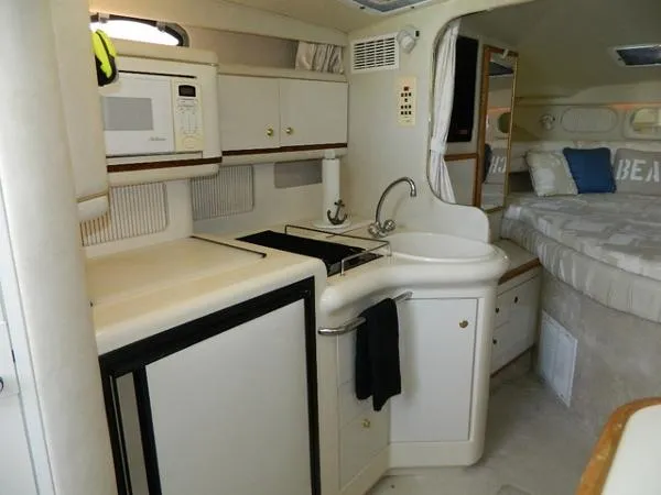 Slide: The Image of Sea Ray Sundancer 1997 - 7