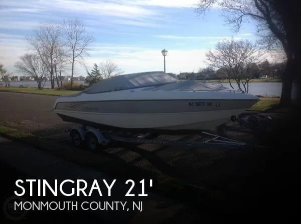 Slide: The Image of Stingray 220 LX Bowrider 2003 - 0