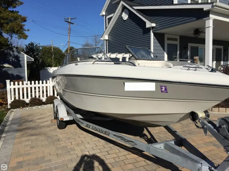 Slide: The Image of Stingray 220 LX Bowrider 2003 - 6
