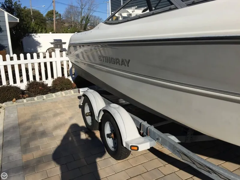 Slide: The Image of Stingray 220 LX Bowrider 2003 - 9