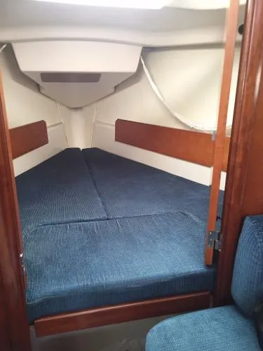 Slide: The Image of Beneteau 321 2000 - 11