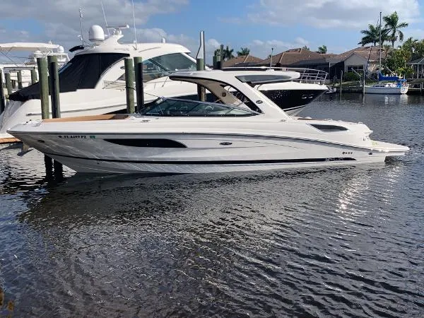 Slide: The Image of Sea Ray 350 SLX 2015 - 0