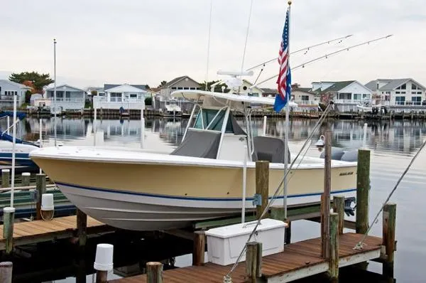 Slide: The Image of Regulator Marine 32 Forward Seating 2004 - 0