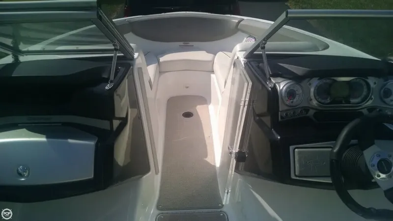 Slide: The Image of Sea-Doo Challenger 210 SE 2010 - 7