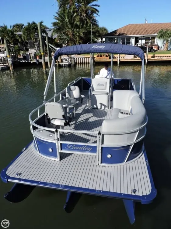 Slide: The Image of Encore Boat Builders Bentley 243 Sport Fish 2016 - 2