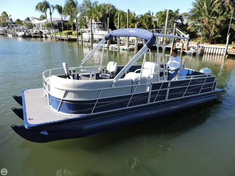 Slide: The Image of Encore Boat Builders Bentley 243 Sport Fish 2016 - 3