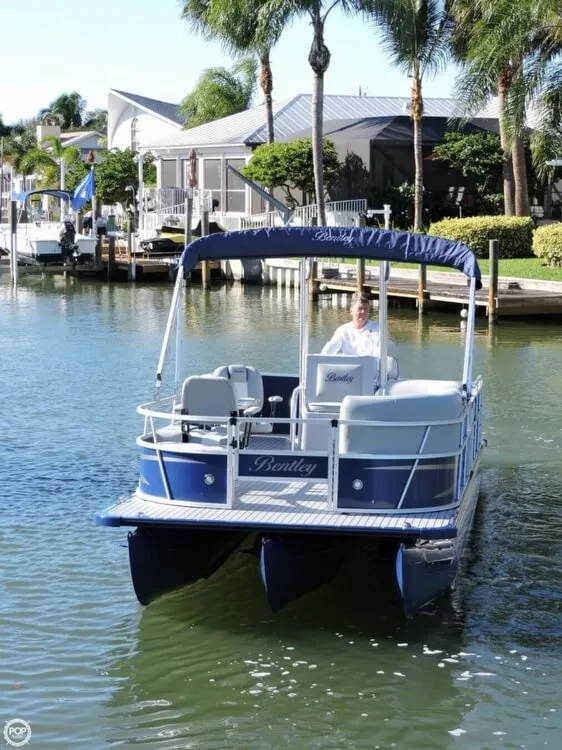 Slide: The Image of Encore Boat Builders Bentley 243 Sport Fish 2016 - 5
