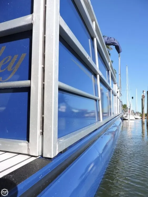 Slide: The Image of Encore Boat Builders Bentley 243 Sport Fish 2016 - 7