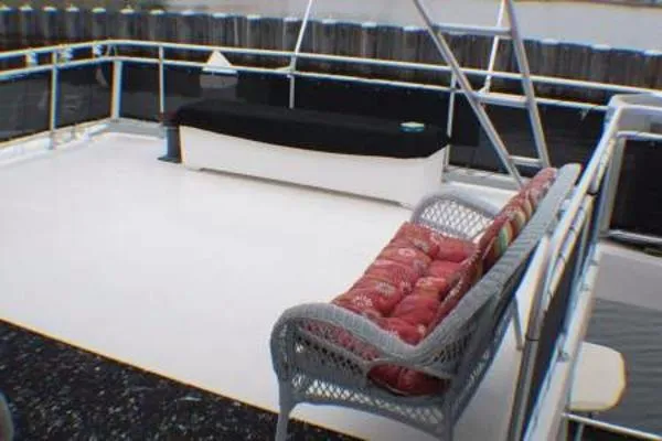 Slide: The Image of Fantasy Houseboat Diesel 2006 - 11