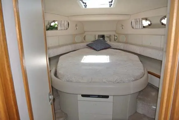 Slide: The Image of Sea Ray 45 Sundancer 1996 - 4
