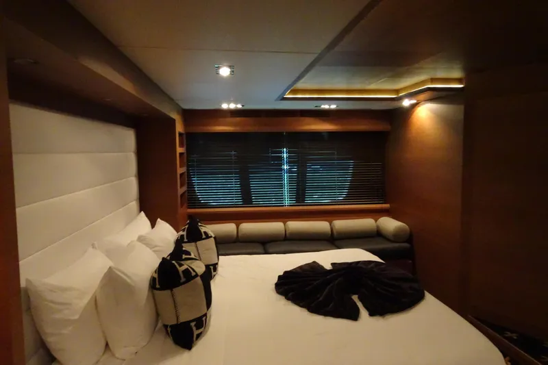 Slide: The Image of Luxurious bathroom on 2010 Azimut 100 Leonardo yacht with shower and toilet. - 45