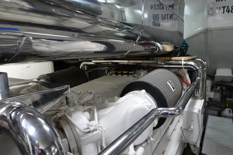 Slide: The Image of Luxury yacht Azimut 100 Leonardo 2010 bathroom with bidet and toilet. - 50