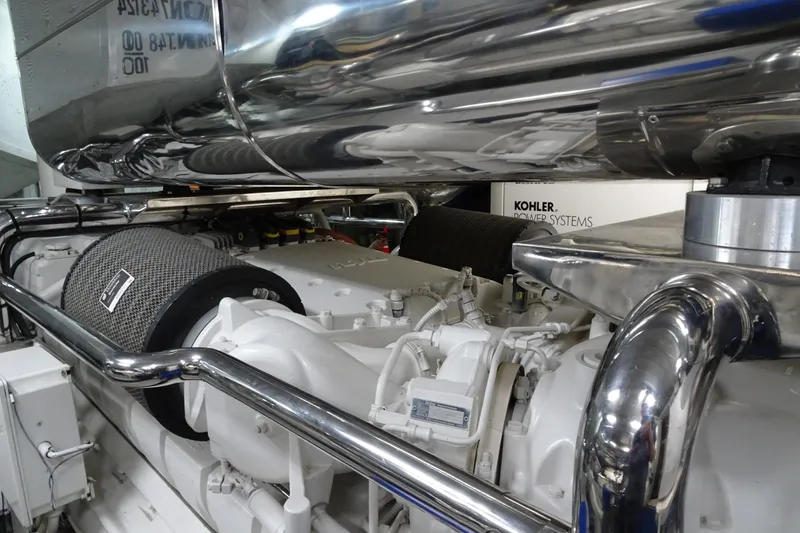 Slide: The Image of Luxurious interior hallway of 2010 Azimut 100 Leonardo yacht with elegant decor. - 51