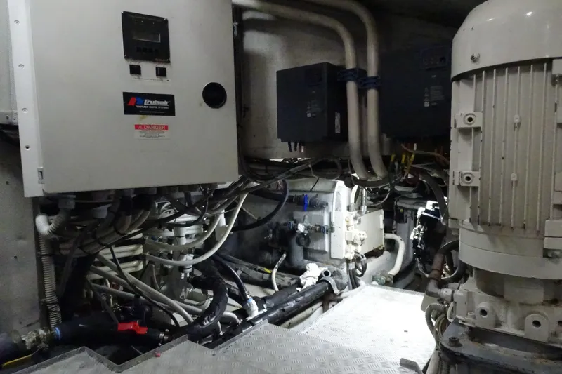 Slide: The Image of Luxurious bedroom interior on 2010 Azimut 100 Leonardo yacht, featuring elegant design and cozy ambiance. - 52