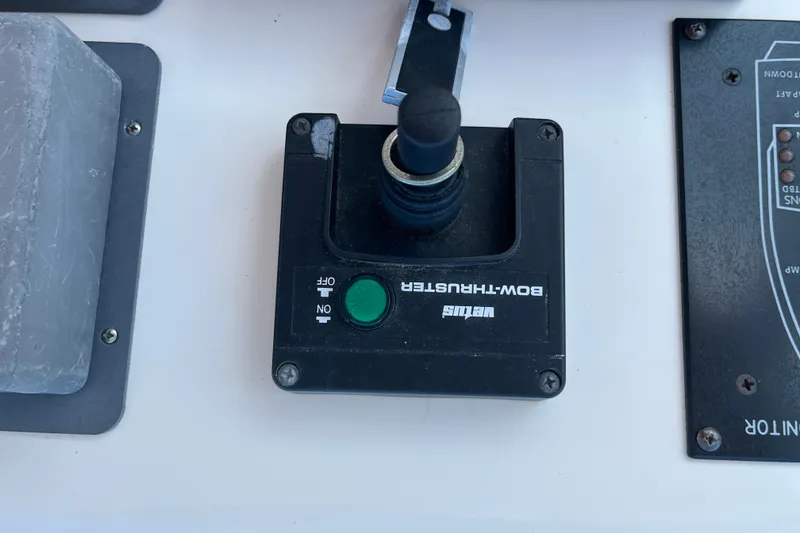 Slide: The Image of Bow thruster control panel on a 1997 Sea Ray 420 Aft Cabin yacht. - 17