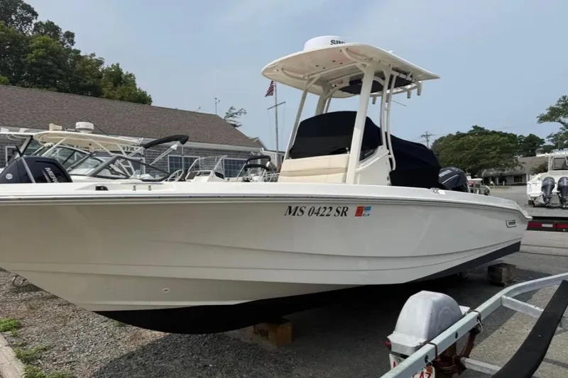 Slide: The Image of Top view schematic of 2024 Boston Whaler 220 Dauntless boat design. - 13