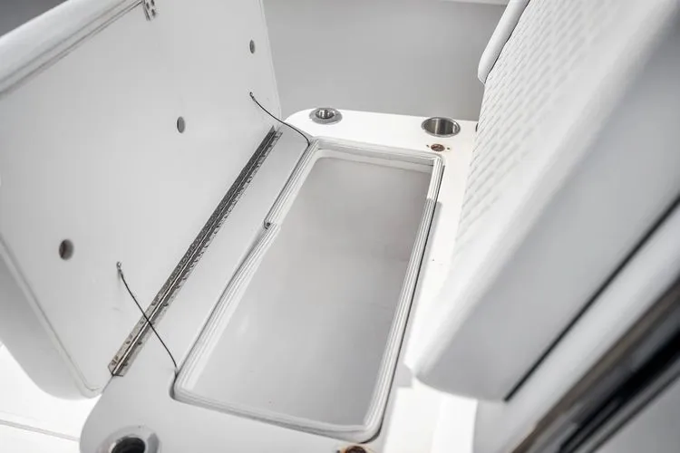 Slide: The Image of 2020 Seahunter 33 - Image 32 - 32