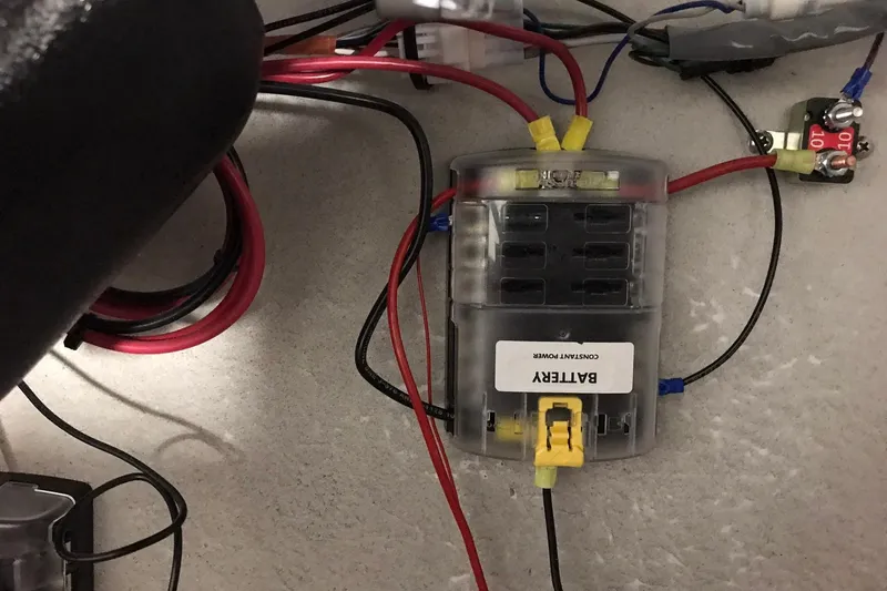 Slide: The Image of Battery wiring setup in a 2026 JC NEPTOON SPORT 21TT boat. - 24