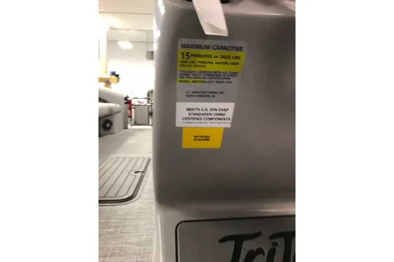 Slide: The Image of 2026 JC NEPTOON SPORT 21TT boat capacity label, 15 persons or 2625 lbs. - 31