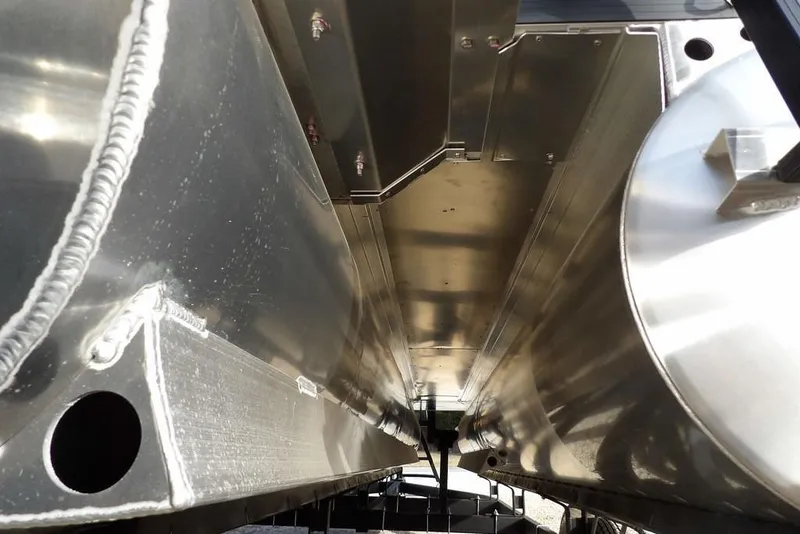 Slide: The Image of Underneath view of 2026 Bennington S 22 SSR pontoon boat, showcasing aluminum construction. - 35