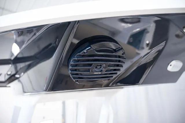 Slide: The Image of Yamaha 222 FSH Sport E 2026 - 18