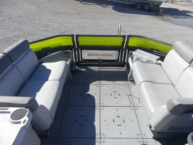 Slide: The Image of Sea-Doo Switch® Sport Compact-170 hp Galvanized 2023 - 11