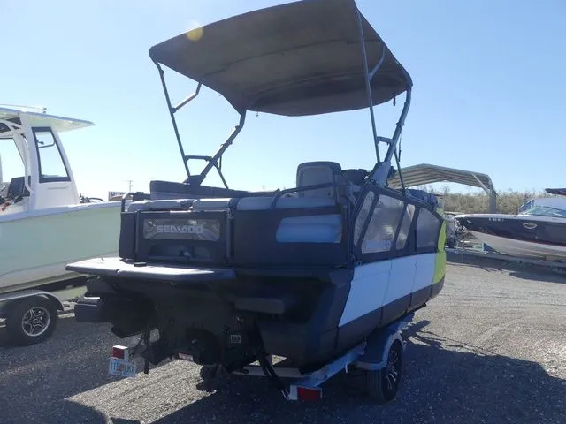 Slide: The Image of Sea-Doo Switch® Sport Compact-170 hp Galvanized 2023 - 4