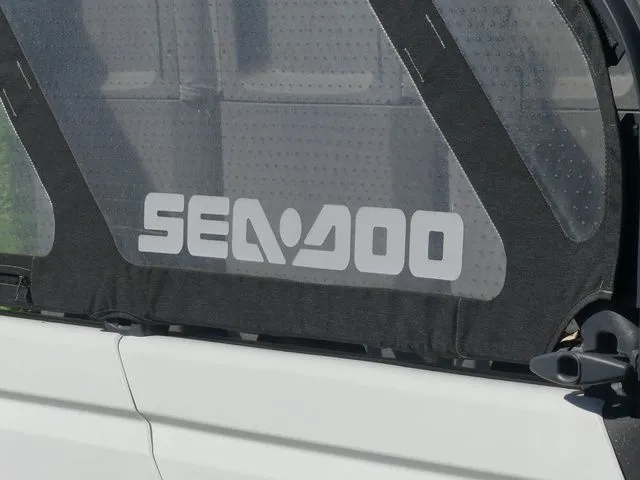 Slide: The Image of Sea-Doo Switch® Sport Compact-170 hp Galvanized 2023 - 7