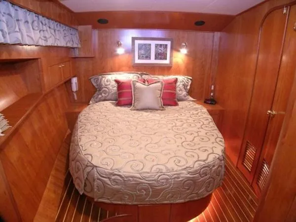 Slide: The Image of Midnight Lace Motor yacht 2003 - 11