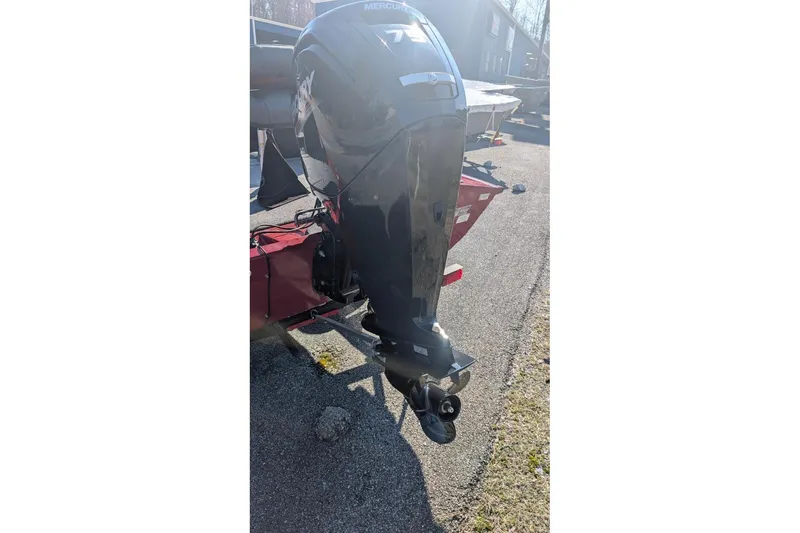 Slide: The Image of 2025 Tracker Pro Team 175 TXW Tournament Edition boat with Mercury outboard motor. - 9