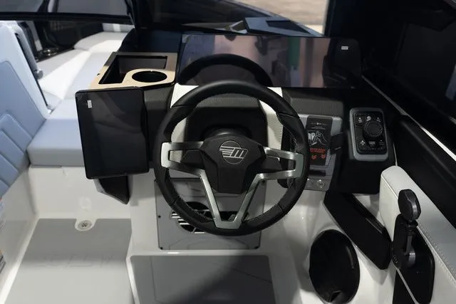 Slide: The Image of Malibu Wakesetter 25 LSV 2026 - 27