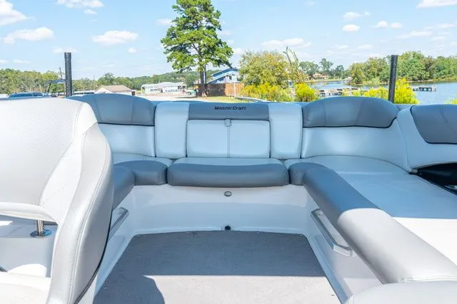 Slide: The Image of MasterCraft X25 2015 - 11