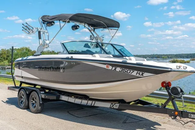 Slide: The Image of MasterCraft X25 2015 - 2