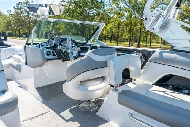 Slide: The Image of MasterCraft X25 2015 - 7