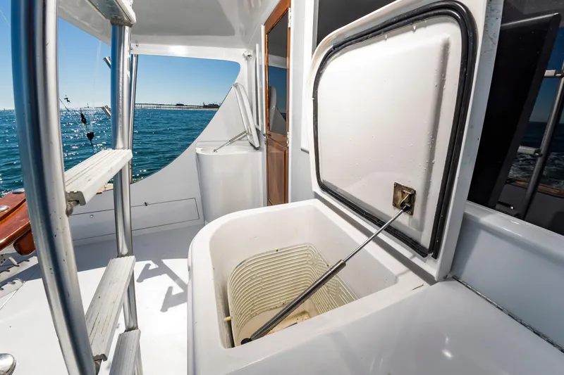 Slide: The Image of Custom Carolina 52 Convertible 1998 - 12