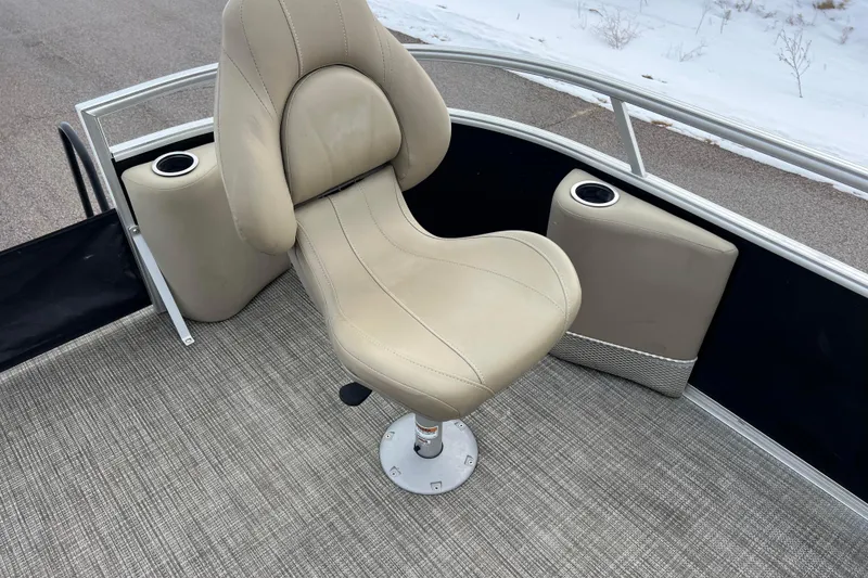 Slide: The Image of Beige captain's chair on 2019 SunChaser Geneva Fish 20 Cnf pontoon boat. - 37