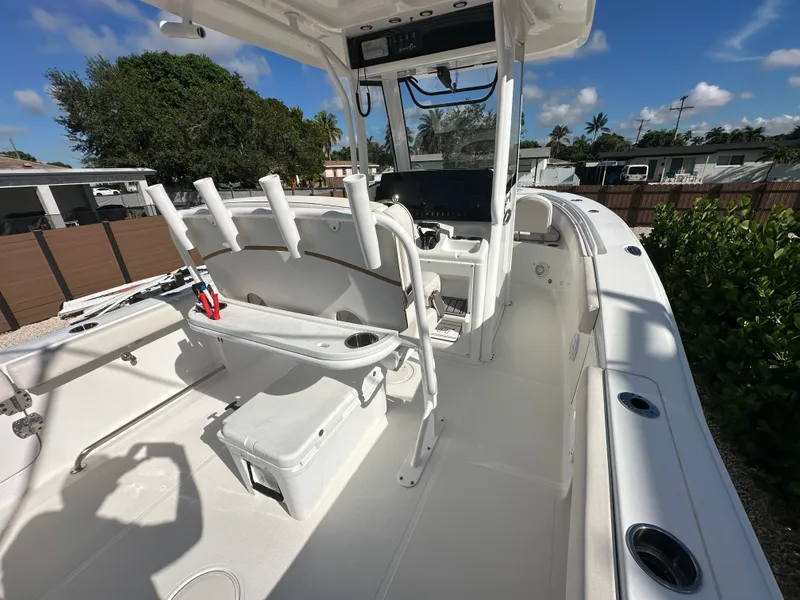 Slide: The Image of Interior view of a 2021 Sea Hunt Gamefish 27 boat. - 13