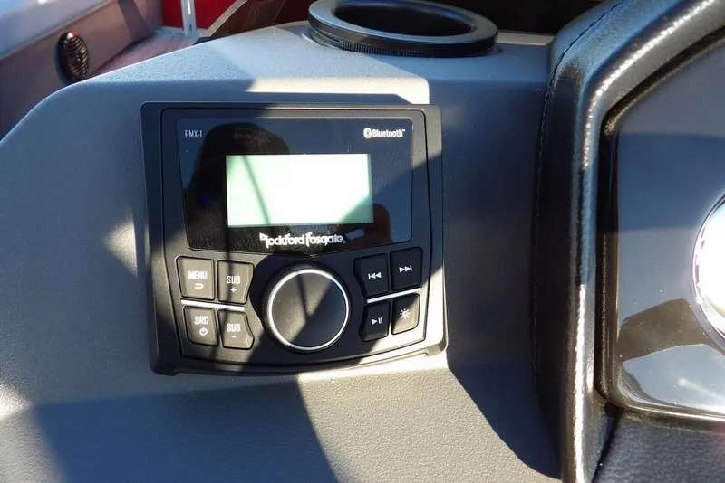Slide: The Image of Rockford Fosgate Bluetooth stereo system in 2026 Bennington 21 S L-Bench boat. - 18