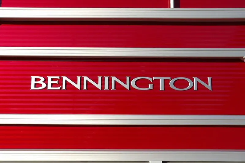 Slide: The Image of Red Bennington 21 S L-Bench 2026 model with silver accents. - 33