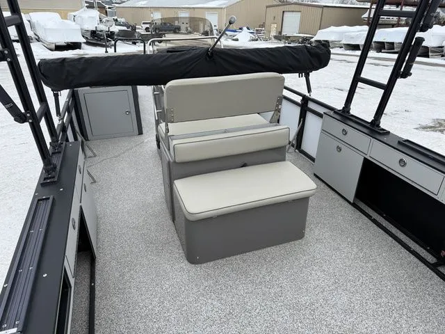 Slide: The Image of Angler Quest 8526 Pro Troll 2025 - 8