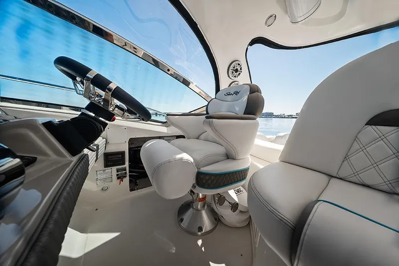 Slide: The Image of Captain seat - 21