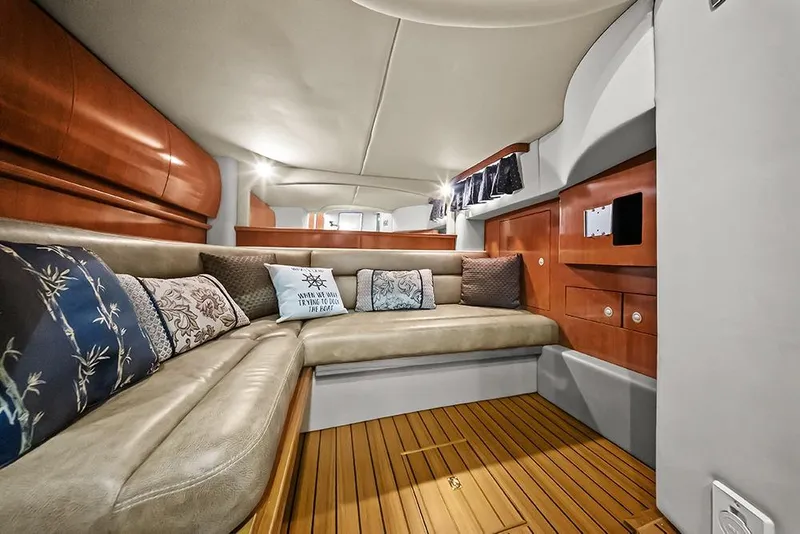 Slide: The Image of Mid guest cabin - 30