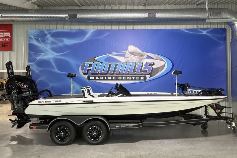 The Image of 2026 Skeeter ZXE20 boat displayed at Foothills Marine Center showroom. - 0